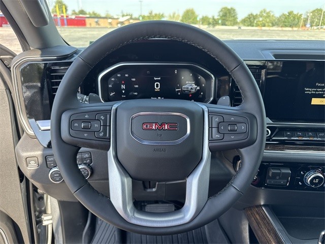 GMC Sierra 1500 Vehicle Full-screen Gallery Image 14