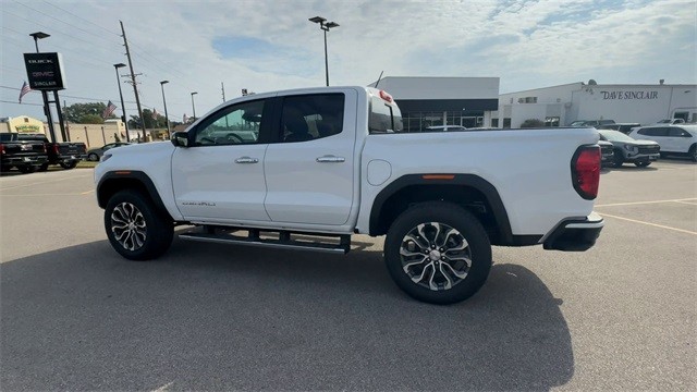GMC Canyon Vehicle Full-screen Gallery Image 06