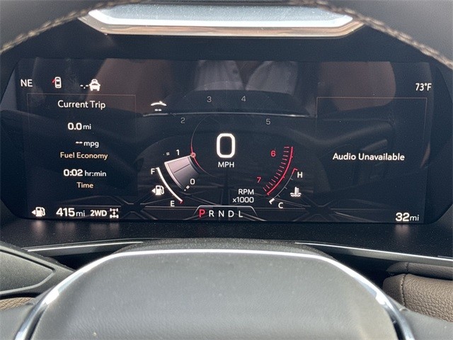 GMC Canyon Vehicle Full-screen Gallery Image 15