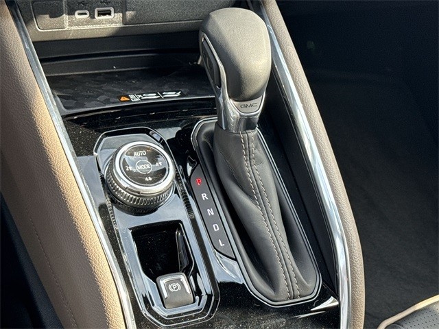 GMC Canyon Vehicle Full-screen Gallery Image 20