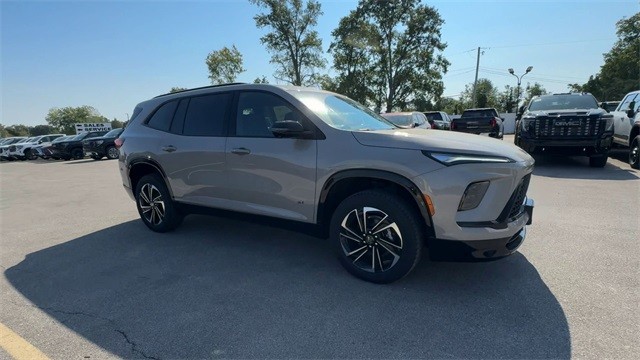 Buick Enclave Vehicle Full-screen Gallery Image 02