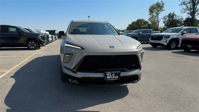 Buick Enclave Vehicle Full-screen Gallery Image 03