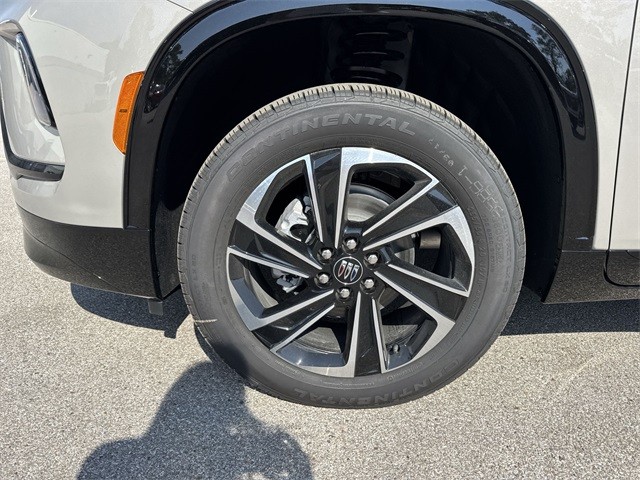 Buick Enclave Vehicle Full-screen Gallery Image 10