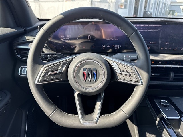 Buick Enclave Vehicle Full-screen Gallery Image 14