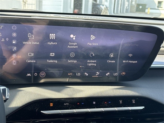 Buick Enclave Vehicle Full-screen Gallery Image 16