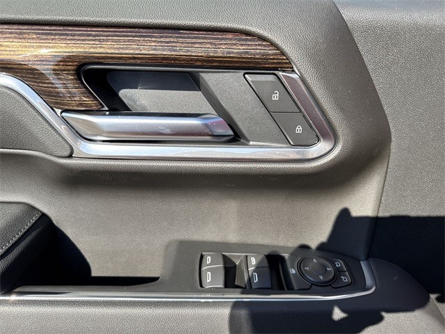 GMC Sierra 1500 Vehicle Full-screen Gallery Image 13