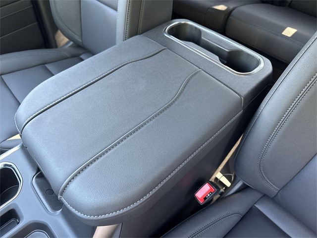 GMC Sierra 1500 Vehicle Full-screen Gallery Image 21