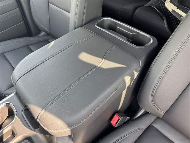 GMC Sierra 1500 Vehicle Full-screen Gallery Image 21