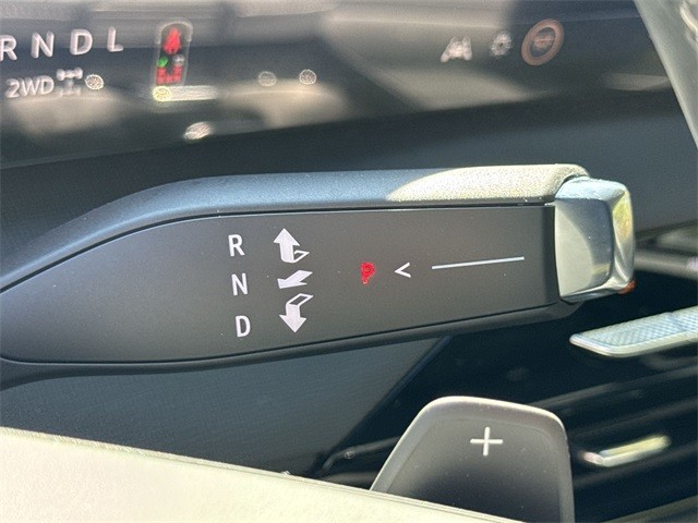 Buick Enclave Vehicle Full-screen Gallery Image 20