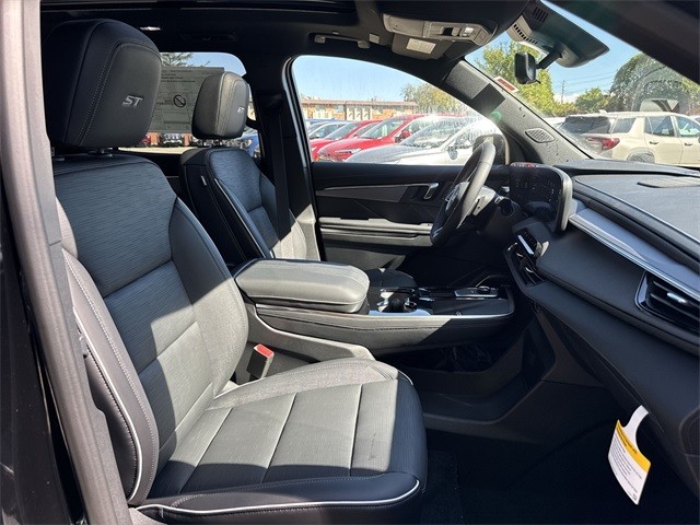 Buick Enclave Vehicle Full-screen Gallery Image 26