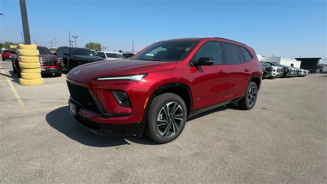 Buick Enclave Vehicle Full-screen Gallery Image 04