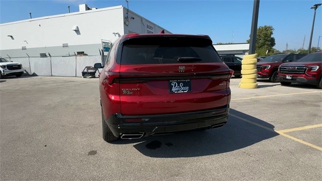 Buick Enclave Vehicle Full-screen Gallery Image 07