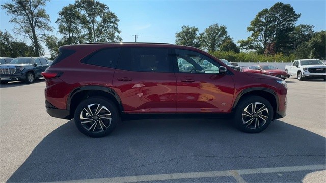 Buick Enclave Vehicle Full-screen Gallery Image 09