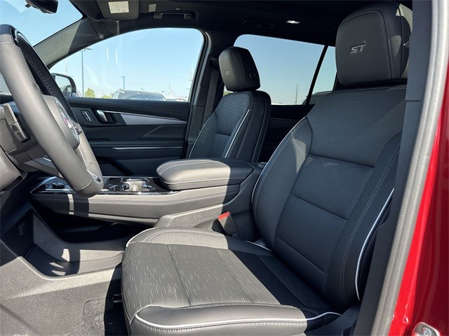 Buick Enclave Vehicle Full-screen Gallery Image 11