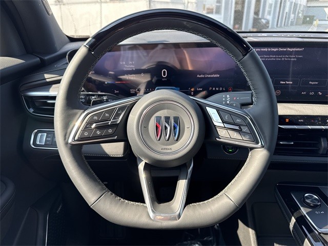 Buick Enclave Vehicle Full-screen Gallery Image 14