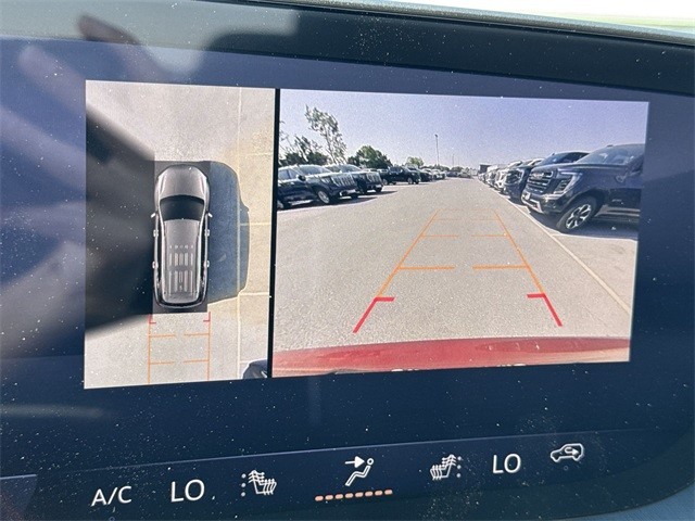 Buick Enclave Vehicle Full-screen Gallery Image 17