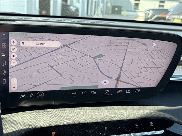 Buick Enclave Vehicle Full-screen Gallery Image 18