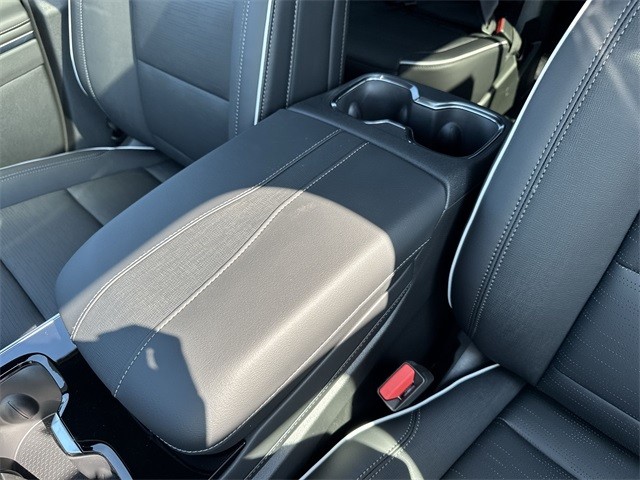 Buick Enclave Vehicle Full-screen Gallery Image 21