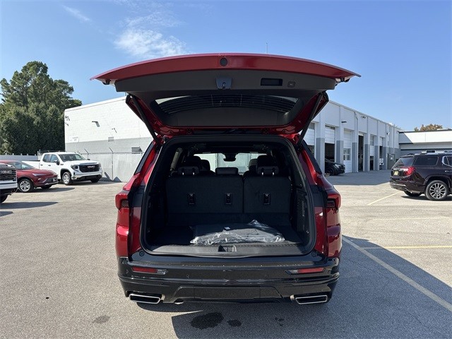 Buick Enclave Vehicle Full-screen Gallery Image 25