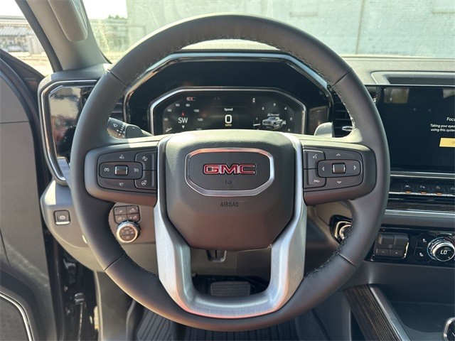 GMC Sierra 1500 Vehicle Full-screen Gallery Image 14