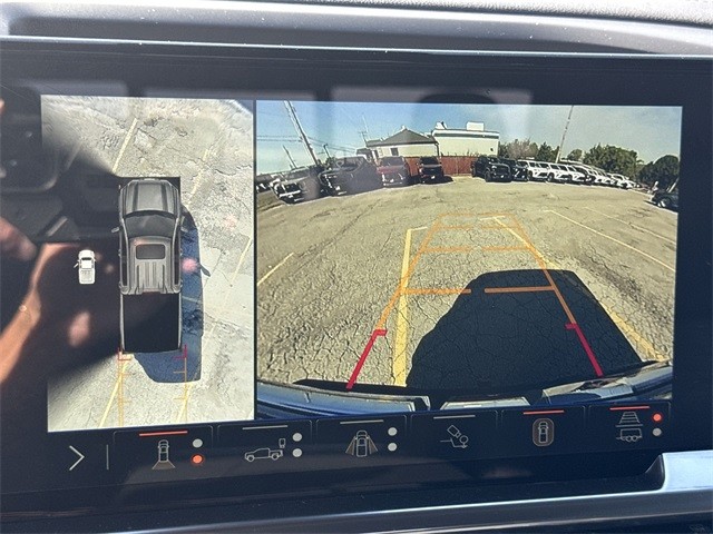 GMC Sierra 1500 Vehicle Full-screen Gallery Image 17