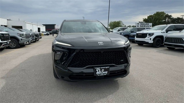 Buick Enclave Vehicle Full-screen Gallery Image 03