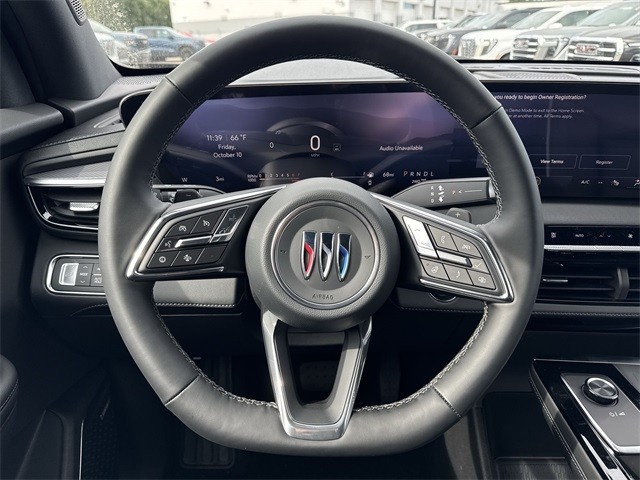 Buick Enclave Vehicle Full-screen Gallery Image 14