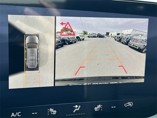 Buick Enclave Vehicle Full-screen Gallery Image 17