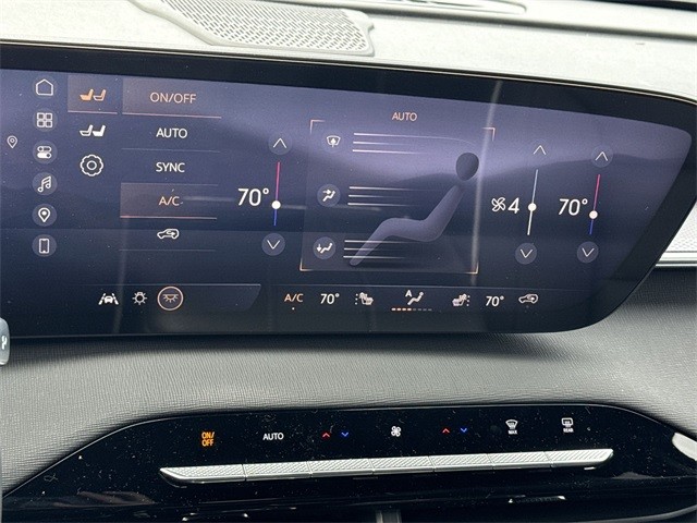 Buick Enclave Vehicle Full-screen Gallery Image 19