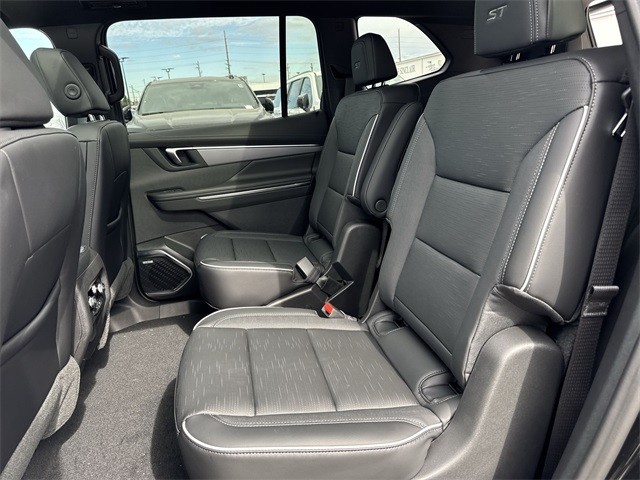 Buick Enclave Vehicle Full-screen Gallery Image 23