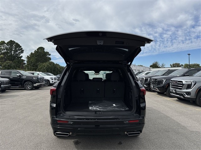 Buick Enclave Vehicle Full-screen Gallery Image 25