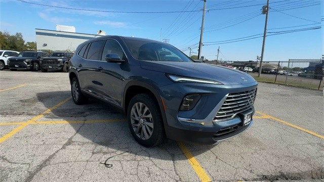 Buick Enclave Vehicle Full-screen Gallery Image 02