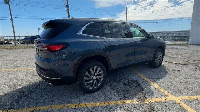 Buick Enclave Vehicle Full-screen Gallery Image 08