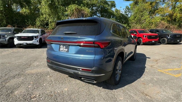 Buick Enclave Vehicle Full-screen Gallery Image 08
