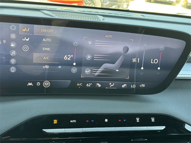 Buick Enclave Vehicle Full-screen Gallery Image 19