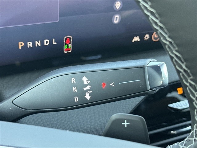 Buick Enclave Vehicle Full-screen Gallery Image 20