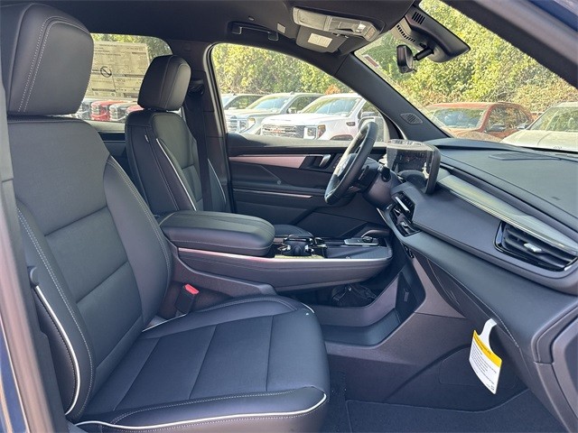 Buick Enclave Vehicle Full-screen Gallery Image 25