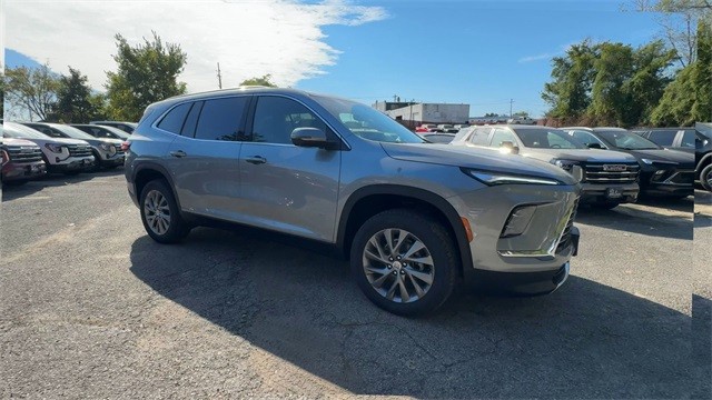 Buick Enclave Vehicle Full-screen Gallery Image 02