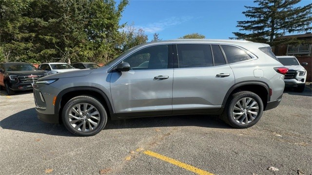 Buick Enclave Vehicle Full-screen Gallery Image 05