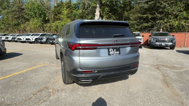 Buick Enclave Vehicle Full-screen Gallery Image 07