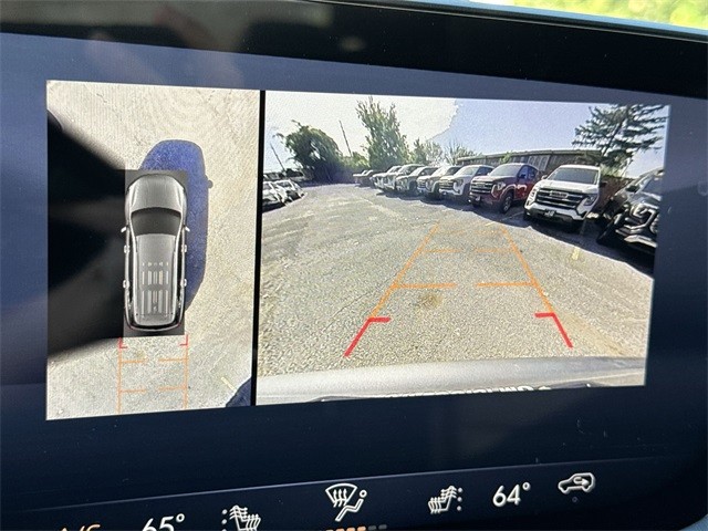 Buick Enclave Vehicle Full-screen Gallery Image 17