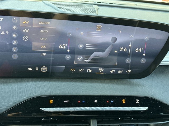 Buick Enclave Vehicle Full-screen Gallery Image 19