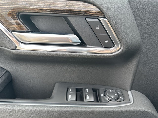 GMC Sierra 1500 Vehicle Full-screen Gallery Image 13