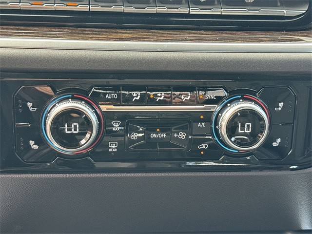 GMC Sierra 1500 Vehicle Full-screen Gallery Image 19