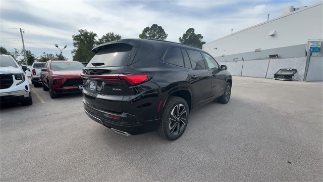Buick Enclave Vehicle Full-screen Gallery Image 08
