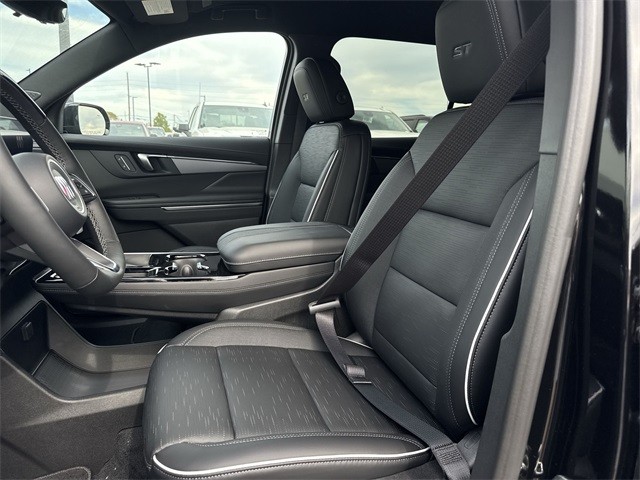 Buick Enclave Vehicle Full-screen Gallery Image 11