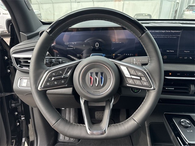 Buick Enclave Vehicle Full-screen Gallery Image 14