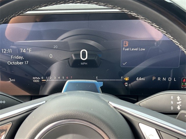 Buick Enclave Vehicle Full-screen Gallery Image 15