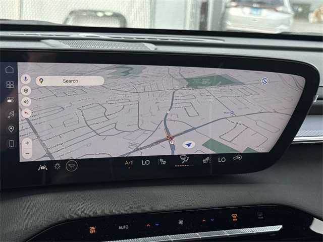 Buick Enclave Vehicle Full-screen Gallery Image 18