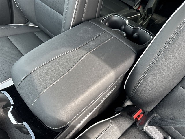 Buick Enclave Vehicle Full-screen Gallery Image 21